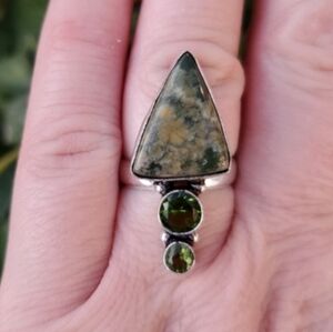 New Rhyolite & Peridot 925 Silver Ring.